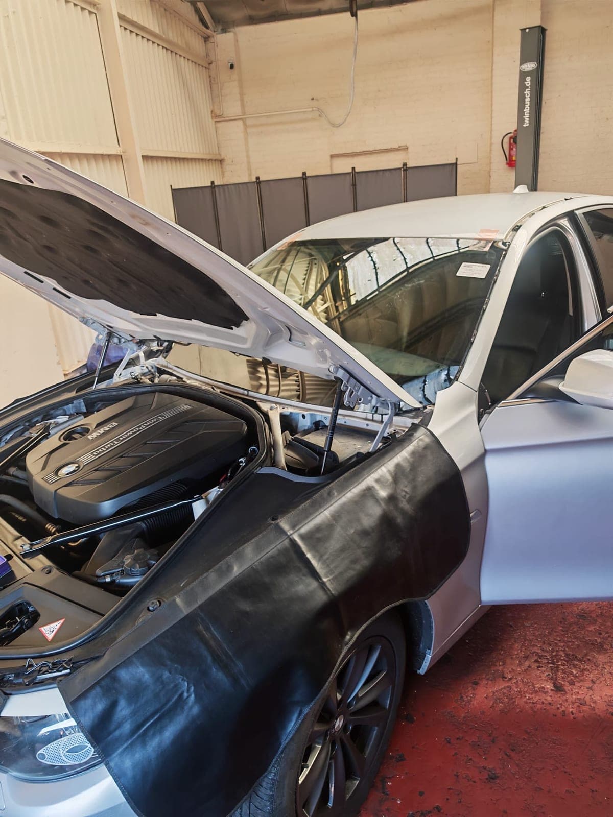 Windscreen Remove and Refit by Central Windscreens